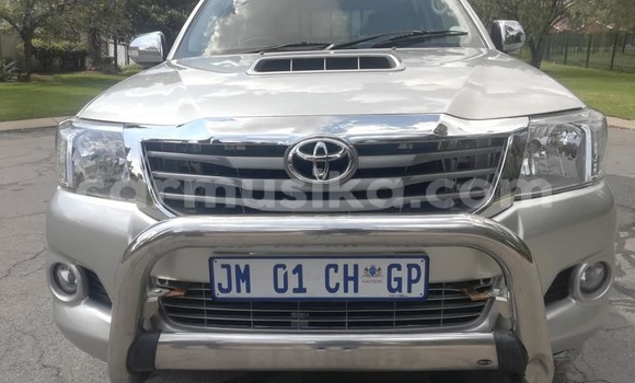 Acheter Occasion Voiture Toyota Hilux Gris à Beitbridge, Matabeleland South Acheter Occasion Voiture Toyota Hilux Gris à Beitbridge, Matabeleland South