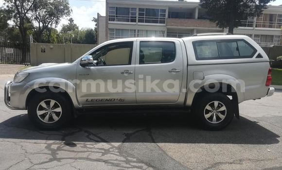 Acheter Occasion Voiture Toyota Hilux Gris à Beitbridge, Matabeleland South Acheter Occasion Voiture Toyota Hilux Gris à Beitbridge, Matabeleland South