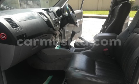 Acheter Occasion Voiture Toyota Hilux Gris à Beitbridge, Matabeleland South Acheter Occasion Voiture Toyota Hilux Gris à Beitbridge, Matabeleland South