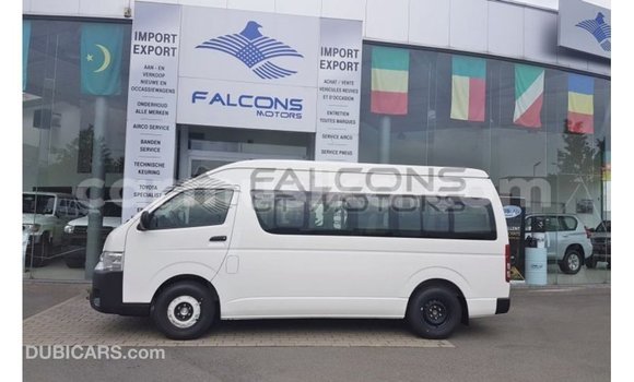 Acheter Import Voiture Toyota Hiace Blanc à Import - Dubai, Harare Acheter Import Voiture Toyota Hiace Blanc à Import - Dubai, Harare