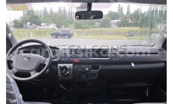 Acheter Import Voiture Toyota Hiace Blanc à Import - Dubai, Harare Acheter Import Voiture Toyota Hiace Blanc à Import - Dubai, Harare