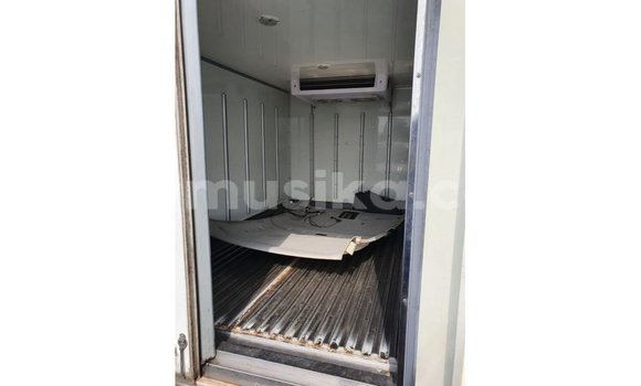 Tenga Imported Kia Carens Chena Mota in Import - Dubai in Harare Tenga Imported Kia Carens Chena Mota in Import - Dubai in Harare