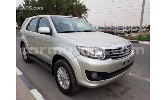 Tenga Imported Toyota Fortuner Zvimwe Mota in Import - Dubai in Harare Tenga Imported Toyota Fortuner Zvimwe Mota in Import - Dubai in Harare