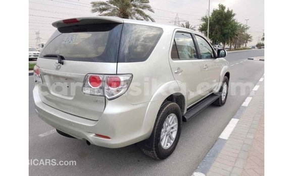 Tenga Imported Toyota Fortuner Zvimwe Mota in Import - Dubai in Harare Tenga Imported Toyota Fortuner Zvimwe Mota in Import - Dubai in Harare