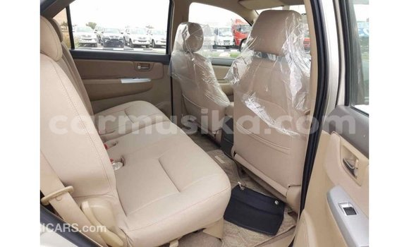 Tenga Imported Toyota Fortuner Zvimwe Mota in Import - Dubai in Harare Tenga Imported Toyota Fortuner Zvimwe Mota in Import - Dubai in Harare