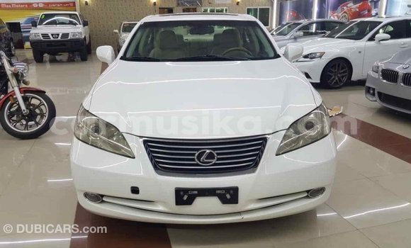 Nunua Imported Lexus ES Nyeupe Gari ndani ya Import - Dubai nchini Harare Nunua Imported Lexus ES Nyeupe Gari ndani ya Import - Dubai nchini Harare