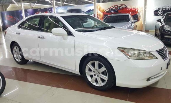 Nunua Imported Lexus ES Nyeupe Gari ndani ya Import - Dubai nchini Harare Nunua Imported Lexus ES Nyeupe Gari ndani ya Import - Dubai nchini Harare