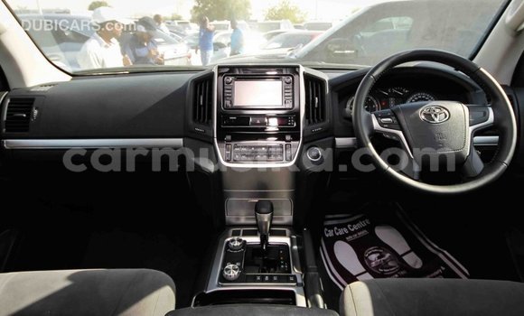 Tenga Imported Toyota Land Cruiser Nhema Mota in Import - Dubai in Harare Tenga Imported Toyota Land Cruiser Nhema Mota in Import - Dubai in Harare