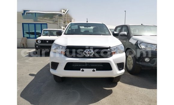 Acheter Import Voiture Toyota Hilux Blanc à Import - Dubai, Harare Acheter Import Voiture Toyota Hilux Blanc à Import - Dubai, Harare