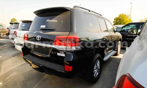 Tenga Imported Toyota Land Cruiser Nhema Mota in Import - Dubai in Harare Tenga Imported Toyota Land Cruiser Nhema Mota in Import - Dubai in Harare