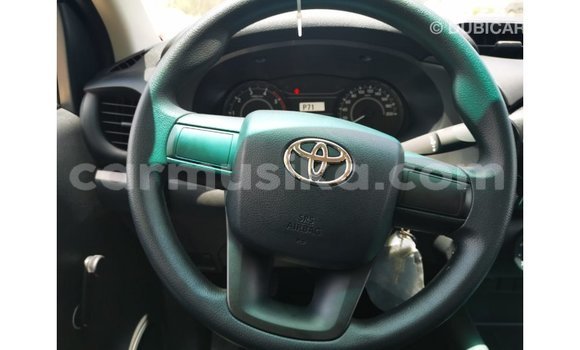 Acheter Import Voiture Toyota Hilux Blanc à Import - Dubai, Harare Acheter Import Voiture Toyota Hilux Blanc à Import - Dubai, Harare