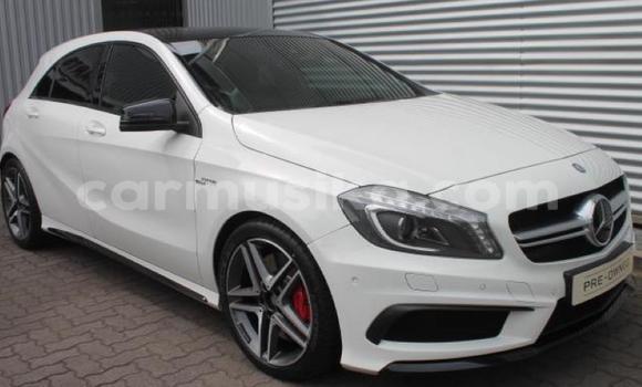 Tenga Tsaru Mercedes‒Benz C-klasse Chena Mota in Beitbridge in Matabeleland South Tenga Tsaru Mercedes‒Benz C-klasse Chena Mota in Beitbridge in Matabeleland South