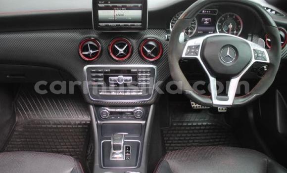 Tenga Tsaru Mercedes‒Benz C-klasse Chena Mota in Beitbridge in Matabeleland South Tenga Tsaru Mercedes‒Benz C-klasse Chena Mota in Beitbridge in Matabeleland South