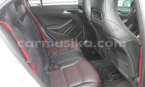 Tenga Tsaru Mercedes‒Benz C-klasse Chena Mota in Beitbridge in Matabeleland South Tenga Tsaru Mercedes‒Benz C-klasse Chena Mota in Beitbridge in Matabeleland South