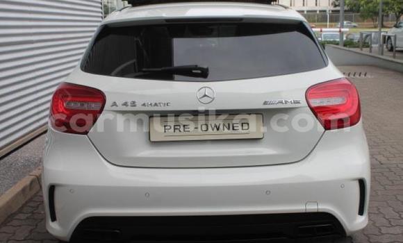 Tenga Tsaru Mercedes‒Benz C-klasse Chena Mota in Beitbridge in Matabeleland South Tenga Tsaru Mercedes‒Benz C-klasse Chena Mota in Beitbridge in Matabeleland South