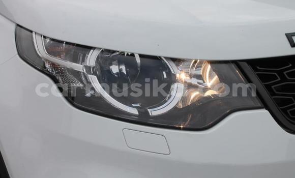 Nunua Ilio tumika Land Rover Discovery Sport Nyeupe Gari ndani ya Beitbridge nchini Matabeleland Kusini Nunua Ilio tumika Land Rover Discovery Sport Nyeupe Gari ndani ya Beitbridge nchini Matabeleland Kusini