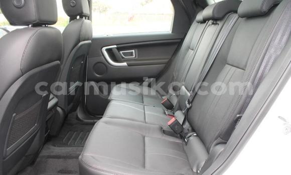 Nunua Ilio tumika Land Rover Discovery Sport Nyeupe Gari ndani ya Beitbridge nchini Matabeleland Kusini Nunua Ilio tumika Land Rover Discovery Sport Nyeupe Gari ndani ya Beitbridge nchini Matabeleland Kusini