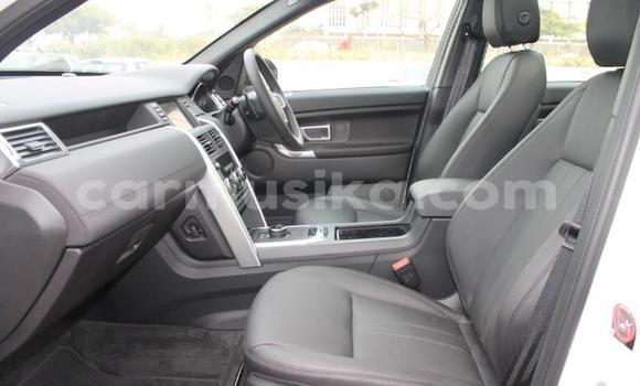 Nunua Ilio tumika Land Rover Discovery Sport Nyeupe Gari ndani ya Beitbridge nchini Matabeleland Kusini Nunua Ilio tumika Land Rover Discovery Sport Nyeupe Gari ndani ya Beitbridge nchini Matabeleland Kusini