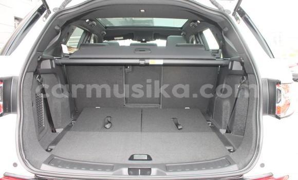 Nunua Ilio tumika Land Rover Discovery Sport Nyeupe Gari ndani ya Beitbridge nchini Matabeleland Kusini Nunua Ilio tumika Land Rover Discovery Sport Nyeupe Gari ndani ya Beitbridge nchini Matabeleland Kusini