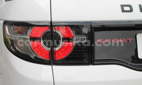 Nunua Ilio tumika Land Rover Discovery Sport Nyeupe Gari ndani ya Beitbridge nchini Matabeleland Kusini Nunua Ilio tumika Land Rover Discovery Sport Nyeupe Gari ndani ya Beitbridge nchini Matabeleland Kusini