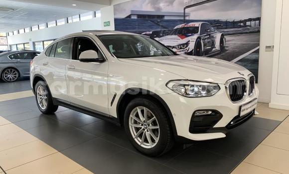 Acheter Occasion Voiture BMW X6 M Blanc à Beitbridge, Matabeleland South Acheter Occasion Voiture BMW X6 M Blanc à Beitbridge, Matabeleland South