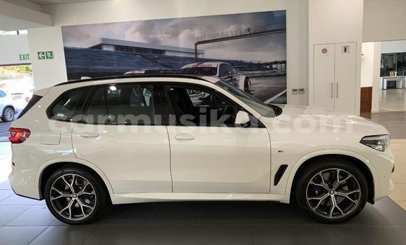 Nunua Ilio tumika BMW X5 M Nyeupe Gari ndani ya Beitbridge nchini Matabeleland Kusini Nunua Ilio tumika BMW X5 M Nyeupe Gari ndani ya Beitbridge nchini Matabeleland Kusini