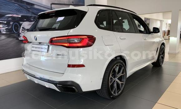 Nunua Ilio tumika BMW X5 M Nyeupe Gari ndani ya Beitbridge nchini Matabeleland Kusini Nunua Ilio tumika BMW X5 M Nyeupe Gari ndani ya Beitbridge nchini Matabeleland Kusini