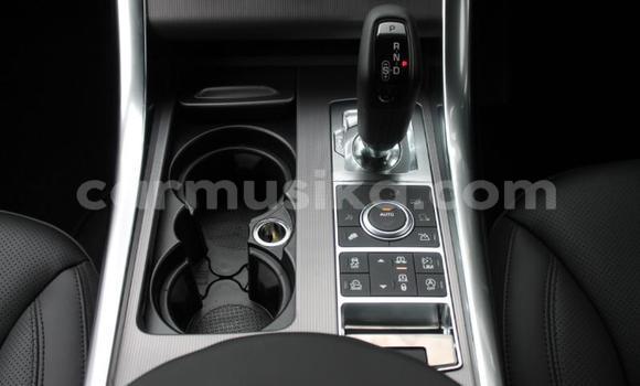 Tenga Tsaru Land Rover Range Rover Sirivha Mota in Beitbridge in Matabeleland South Tenga Tsaru Land Rover Range Rover Sirivha Mota in Beitbridge in Matabeleland South