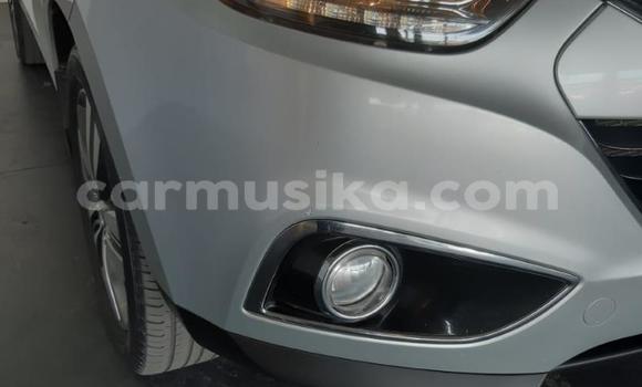 Acheter Occasion Voiture Hyundai ix35 Gris à Beitbridge, Matabeleland South Acheter Occasion Voiture Hyundai ix35 Gris à Beitbridge, Matabeleland South