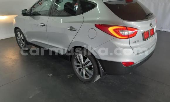 Acheter Occasion Voiture Hyundai ix35 Gris à Beitbridge, Matabeleland South Acheter Occasion Voiture Hyundai ix35 Gris à Beitbridge, Matabeleland South