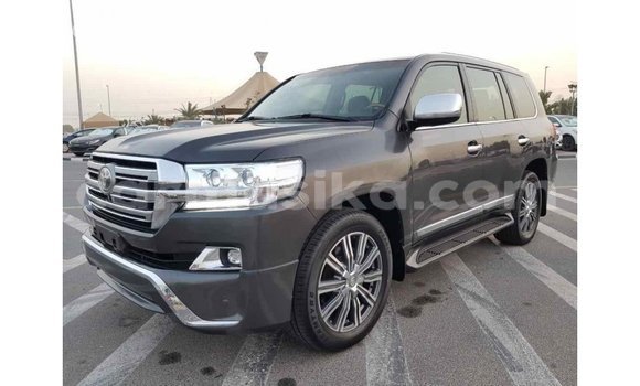 Tenga Imported Toyota Land Cruiser Zvimwe Mota in Import - Dubai in Harare Tenga Imported Toyota Land Cruiser Zvimwe Mota in Import - Dubai in Harare