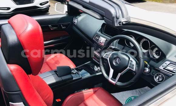 Tenga Tsaru Mercedes‒Benz E–Class Chena Mota in Harare in Harare Tenga Tsaru Mercedes‒Benz E–Class Chena Mota in Harare in Harare