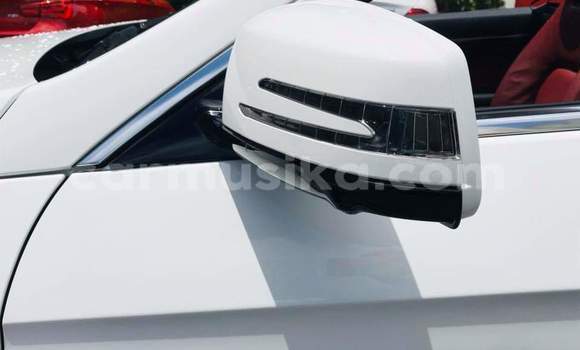 Tenga Tsaru Mercedes‒Benz E–Class Chena Mota in Harare in Harare Tenga Tsaru Mercedes‒Benz E–Class Chena Mota in Harare in Harare