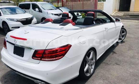 Tenga Tsaru Mercedes‒Benz E–Class Chena Mota in Harare in Harare Tenga Tsaru Mercedes‒Benz E–Class Chena Mota in Harare in Harare