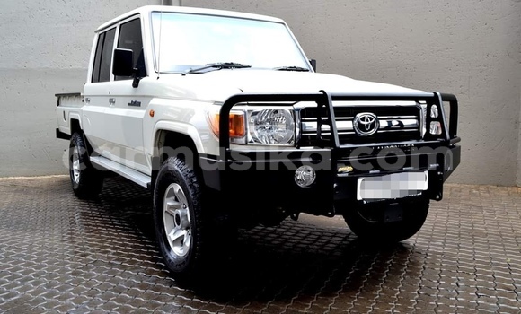 Tenga Tsaru Toyota Land Cruiser Chena Mota in Harare in Harare Tenga Tsaru Toyota Land Cruiser Chena Mota in Harare in Harare