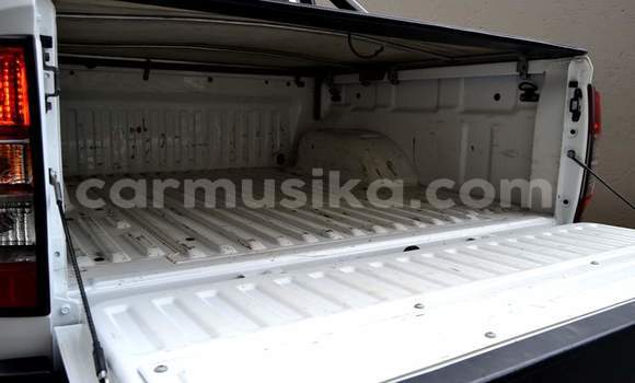 Tenga Tsaru Nissan Navara Chena Mota in Harare in Harare Tenga Tsaru Nissan Navara Chena Mota in Harare in Harare