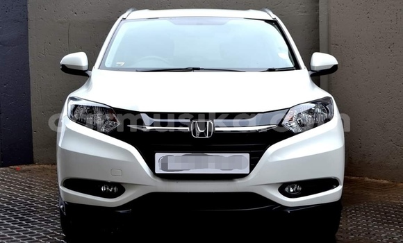Buy Used Honda HR–V White Car in Harare in Harare Buy Used Honda HR–V White Car in Harare in Harare