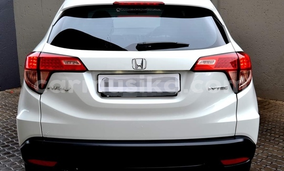 Buy Used Honda HR–V White Car in Harare in Harare Buy Used Honda HR–V White Car in Harare in Harare