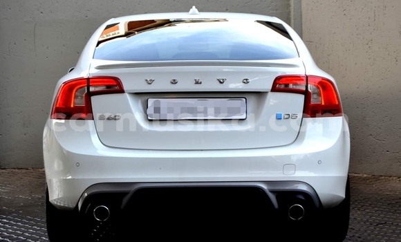 Buy Used Volvo S60 White Car in Harare in Harare Buy Used Volvo S60 White Car in Harare in Harare