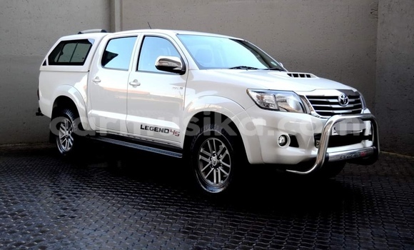 Tenga Tsaru Toyota Hilux Chena Mota in Harare in Harare Tenga Tsaru Toyota Hilux Chena Mota in Harare in Harare