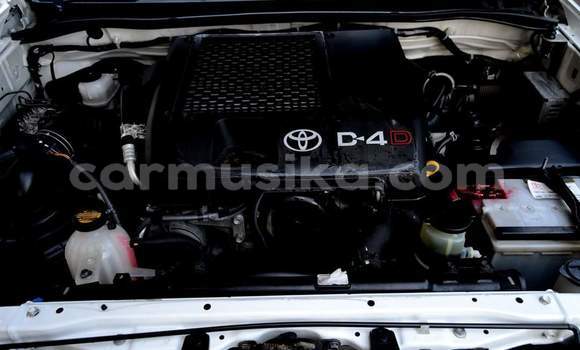 Tenga Tsaru Toyota Hilux Chena Mota in Harare in Harare Tenga Tsaru Toyota Hilux Chena Mota in Harare in Harare