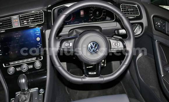 Tenga Tsaru Volkswagen Golf R Tsvuku Mota in Harare in Harare Tenga Tsaru Volkswagen Golf R Tsvuku Mota in Harare in Harare