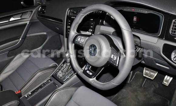Tenga Tsaru Volkswagen Golf R Tsvuku Mota in Harare in Harare Tenga Tsaru Volkswagen Golf R Tsvuku Mota in Harare in Harare