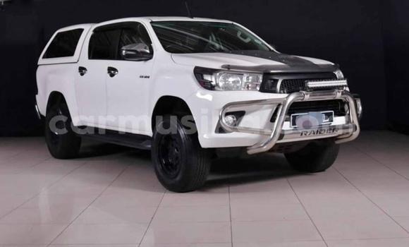 Tenga Tsaru Toyota Hilux Chena Mota in Harare in Harare Tenga Tsaru Toyota Hilux Chena Mota in Harare in Harare