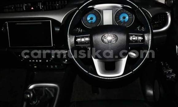 Tenga Tsaru Toyota Hilux Chena Mota in Harare in Harare Tenga Tsaru Toyota Hilux Chena Mota in Harare in Harare