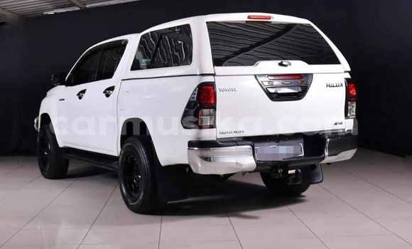 Tenga Tsaru Toyota Hilux Chena Mota in Harare in Harare Tenga Tsaru Toyota Hilux Chena Mota in Harare in Harare