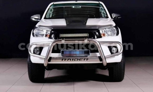 Tenga Tsaru Toyota Hilux Chena Mota in Harare in Harare Tenga Tsaru Toyota Hilux Chena Mota in Harare in Harare