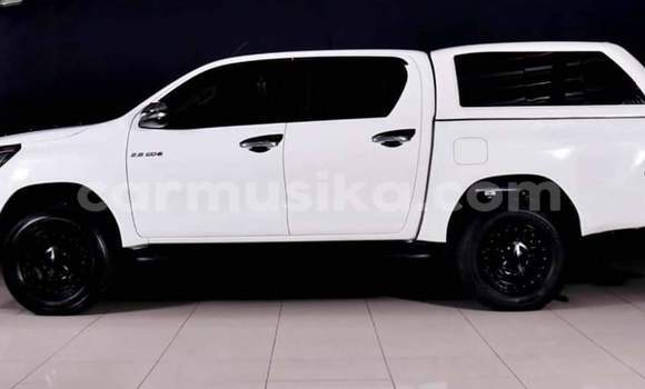 Tenga Tsaru Toyota Hilux Chena Mota in Harare in Harare Tenga Tsaru Toyota Hilux Chena Mota in Harare in Harare