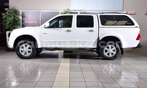 Tenga Tsaru Isuzu KB Chena Mota in Harare in Harare Tenga Tsaru Isuzu KB Chena Mota in Harare in Harare