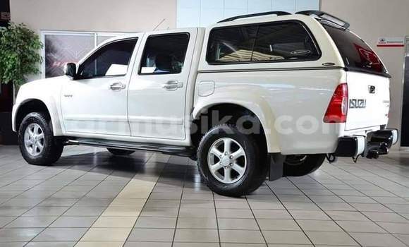 Tenga Tsaru Isuzu KB Chena Mota in Harare in Harare Tenga Tsaru Isuzu KB Chena Mota in Harare in Harare